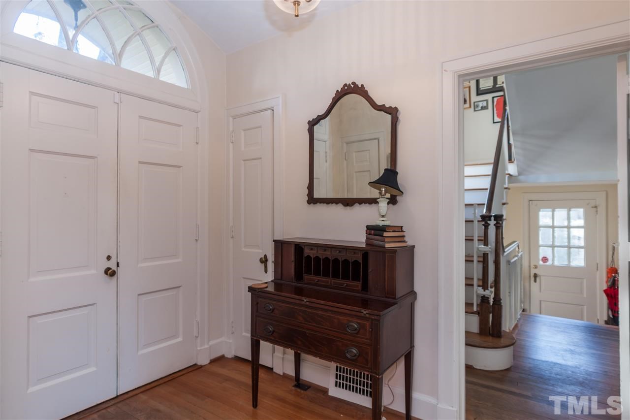 2241 The Circle Raleigh, NC 27608 - Photo 3 of 23