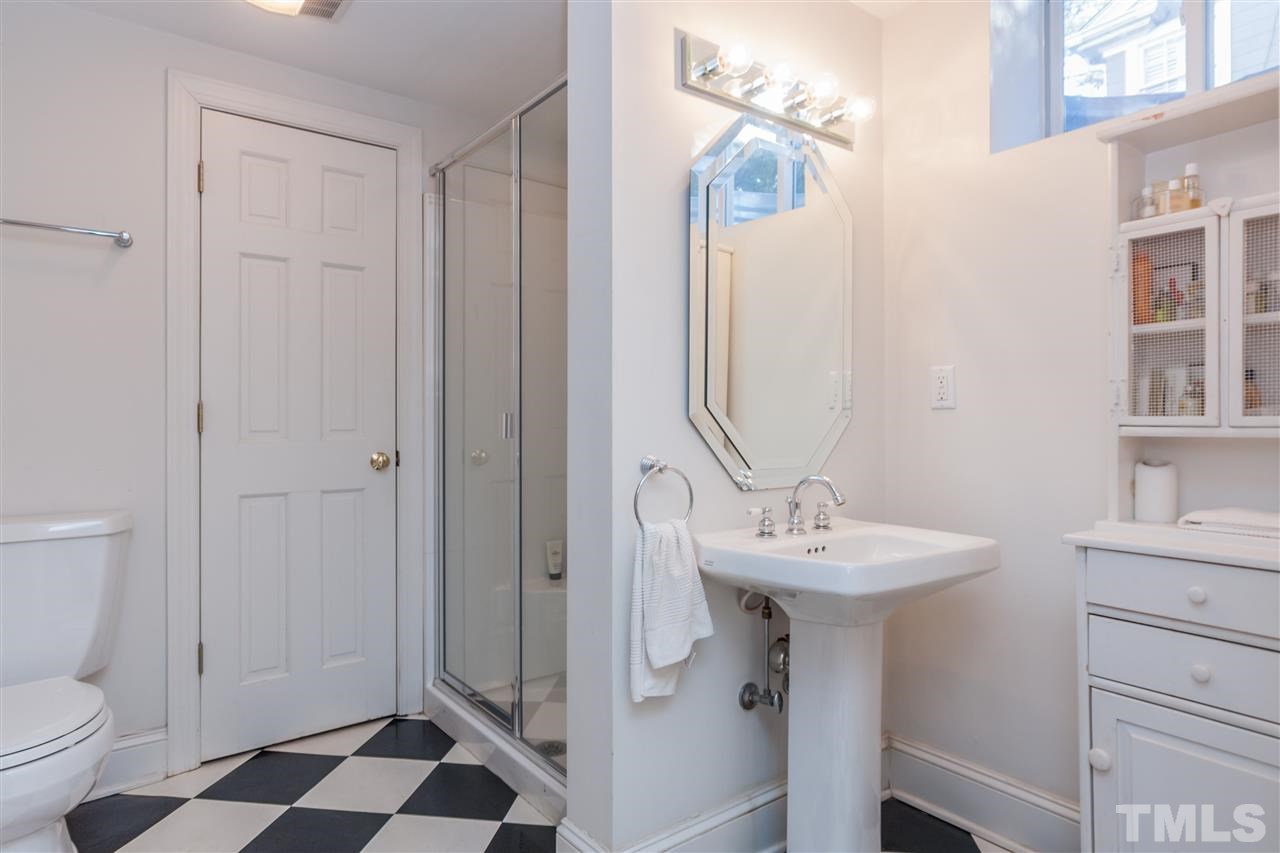2241 The Circle Raleigh, NC 27608 - Photo 21 of 23