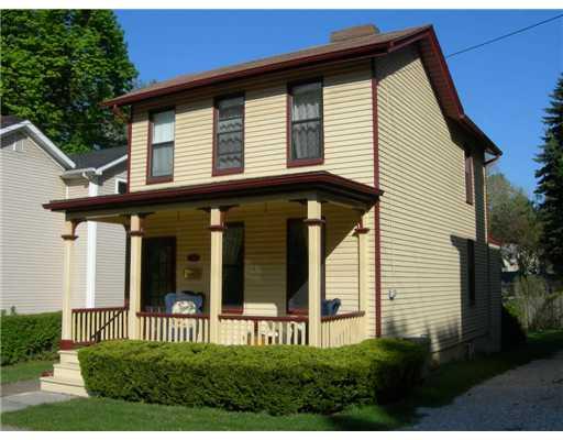 605 Chestnut Road Edgeworth, PA 15143 - Photo 2 of 16 Exterior Front. Two bedrooms plus and office...fresh and light.