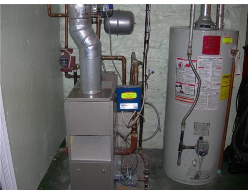 605 Chestnut Road Edgeworth, PA 15143 - Photo 13 of 16 Exterior Front. Furnace and water heater are new 2002..