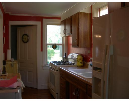 605 Chestnut Road Edgeworth, PA 15143 - Photo 10 of 16 Exterior Front. Another shot of the kitchen..gas stove. new floor.