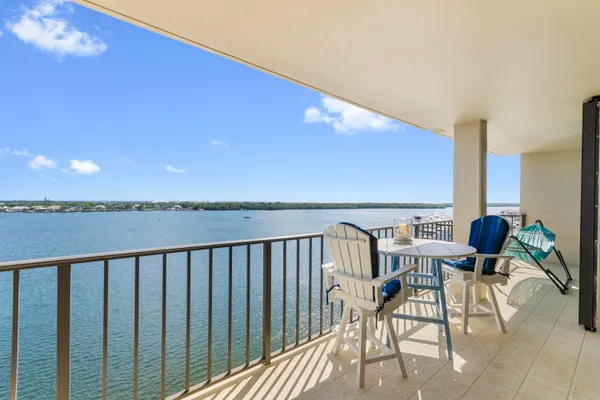 $3,300 | 130 Lakeshore Drive, Unit 923, North Palm Beach, FL 33408