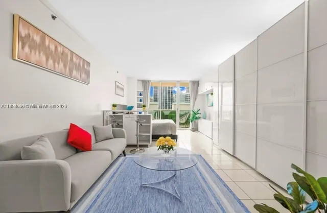 $2,950 | 2889 McFarlane Road, Unit 909, Miami, FL 33133