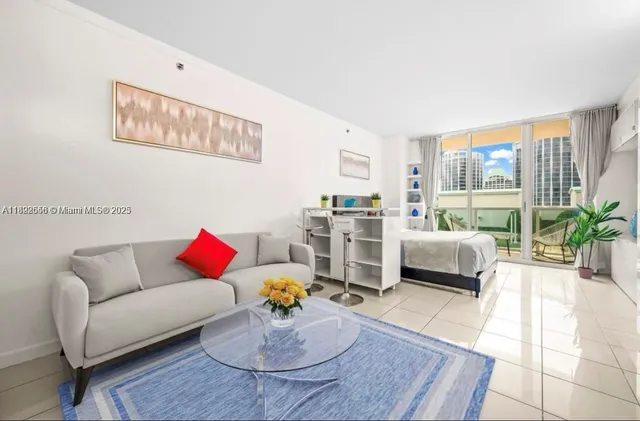 $2,950 | 2889 McFarlane Road, Unit 909, Miami, FL 33133