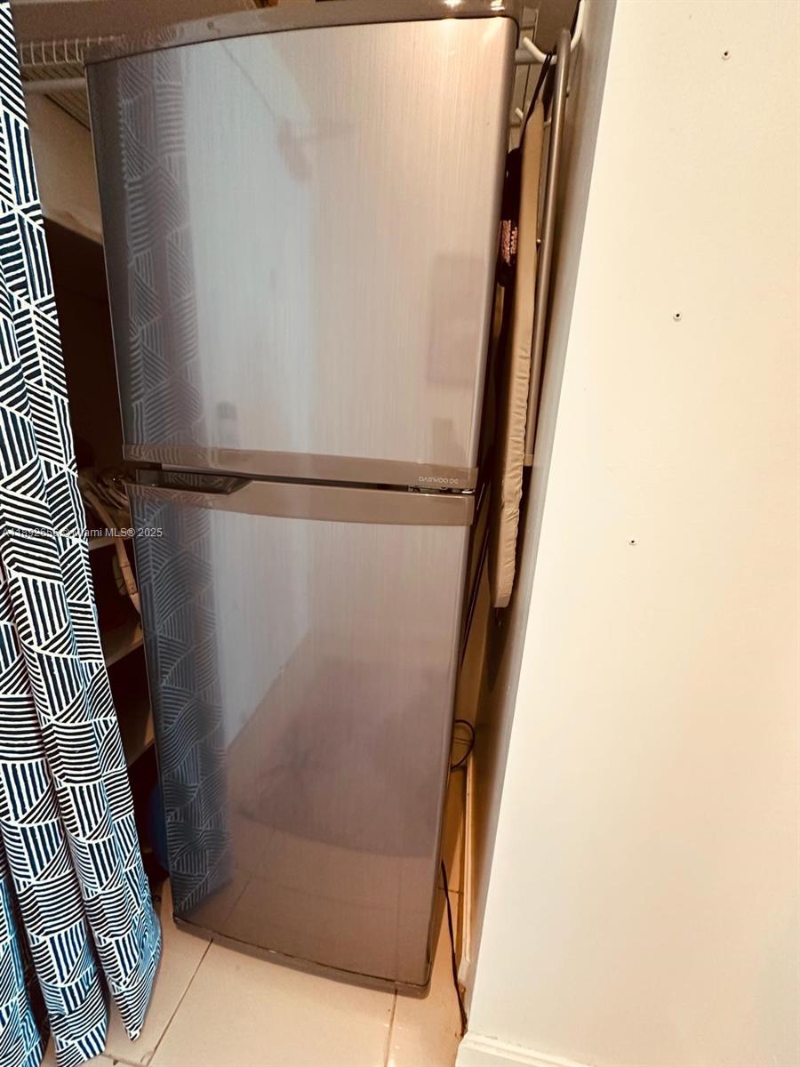 2889 McFarlane Road, Unit 909 Miami, FL 33133 - Photo 5 of 36