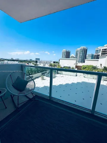 $2,950 | 2889 McFarlane Road, Unit 909, Miami, FL 33133