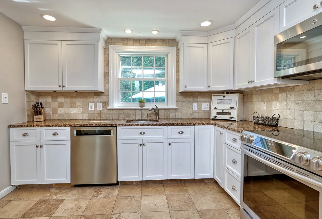 3 Bancroft Road Melrose, MA 02176 - Photo 8 of 31 Gallery Image 8