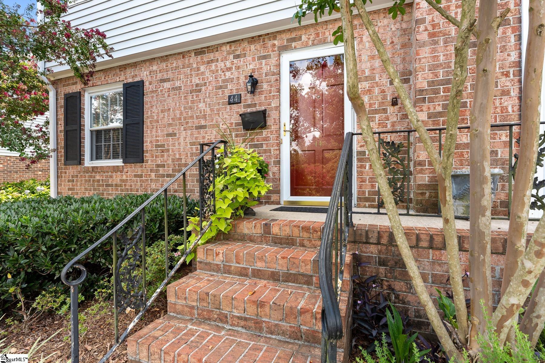 815 Edwards Road, Unit 44 Greenville, SC 29615 - Photo 3 of 32 Gallery Image 3