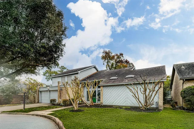 $2,575 | 202 Old Bridge Lake Street, Houston, TX 77069