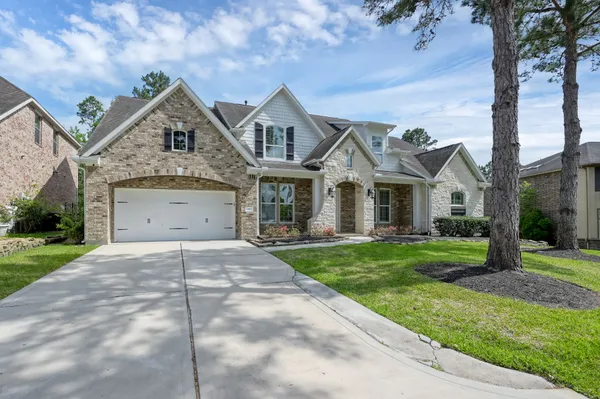 $5,800 | 11 Clare Point Drive, The Woodlands, TX 77354