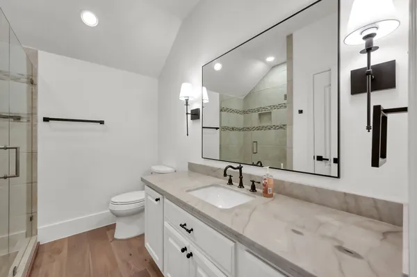 $5,800 | 11 Clare Point Drive, The Woodlands, TX 77354