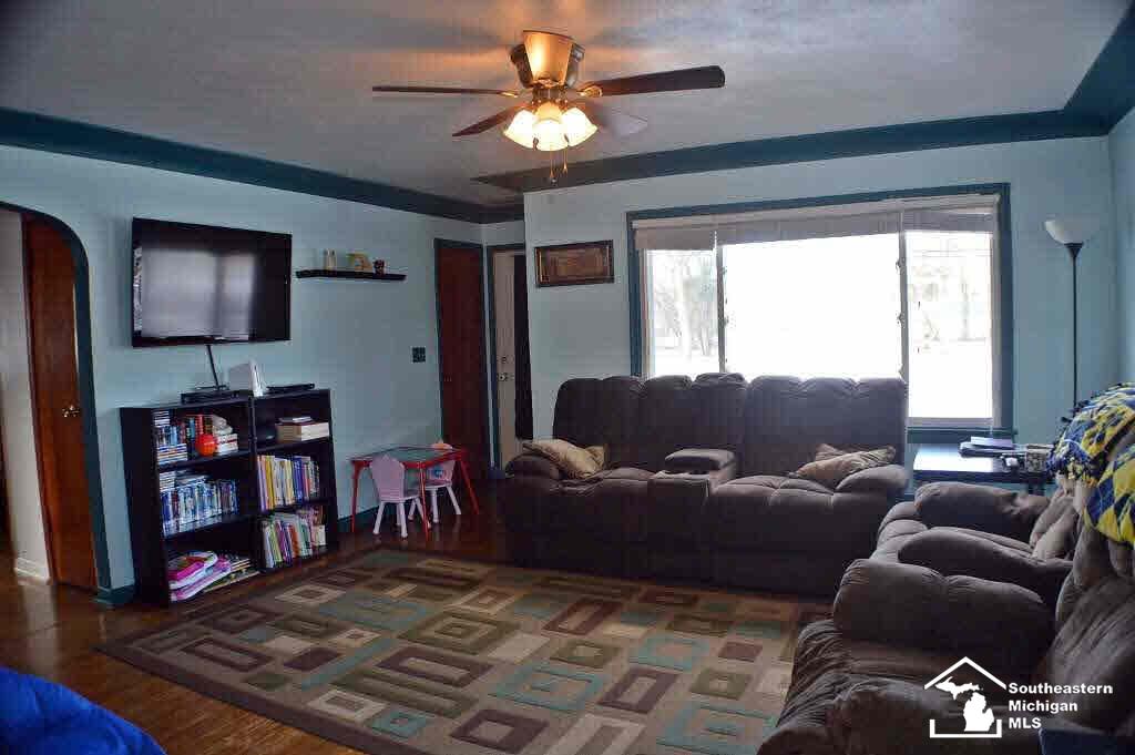 7404 Monroe Road Lambertville, MI 48144 - Photo 4 of 18 20458183-3.JPG