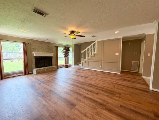 17706 Woodlode Lane Spring, TX 77379 - Photo 9 of 31 Spacious living room