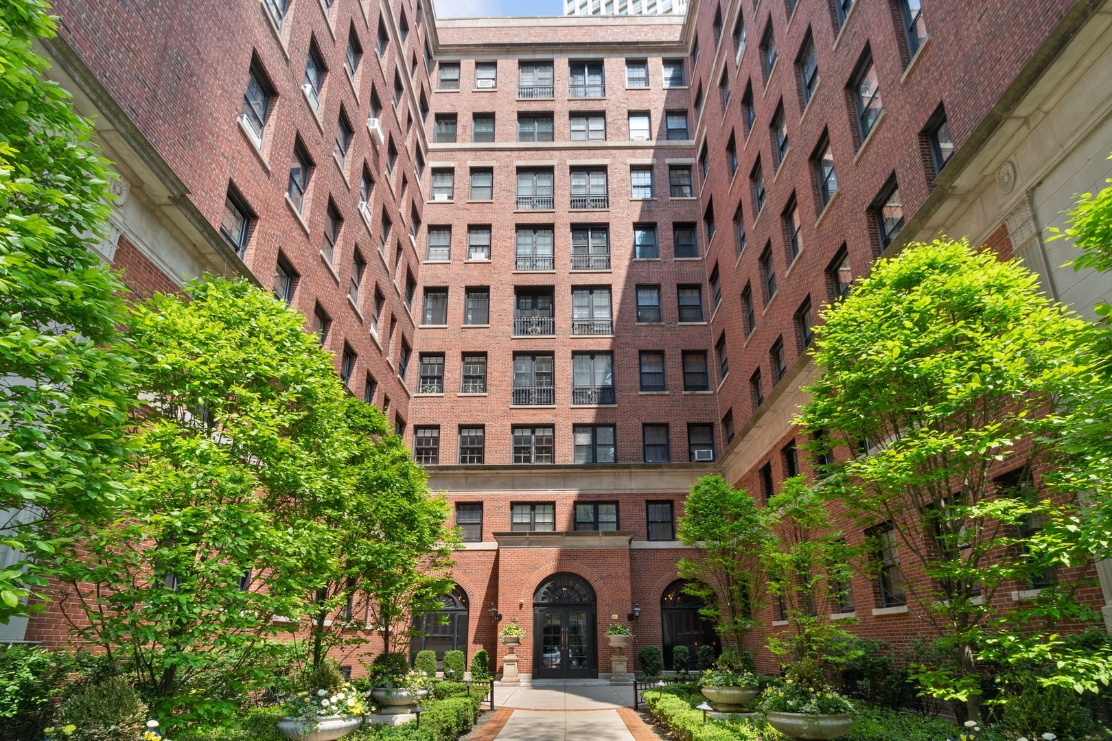 400 West Deming Place, Unit 2K Chicago, IL 60614 - Photo 1 of 10 front view of a building