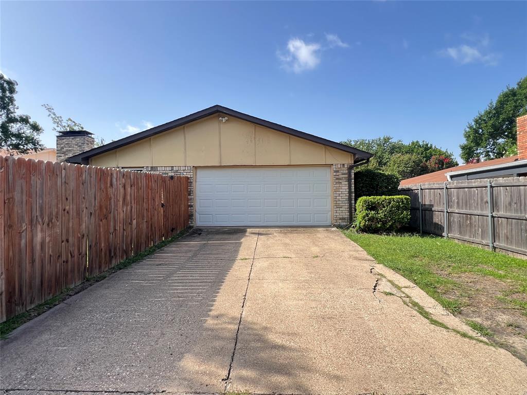 2107 Victoria Road Carrollton, TX 75007 - Photo 31 of 39