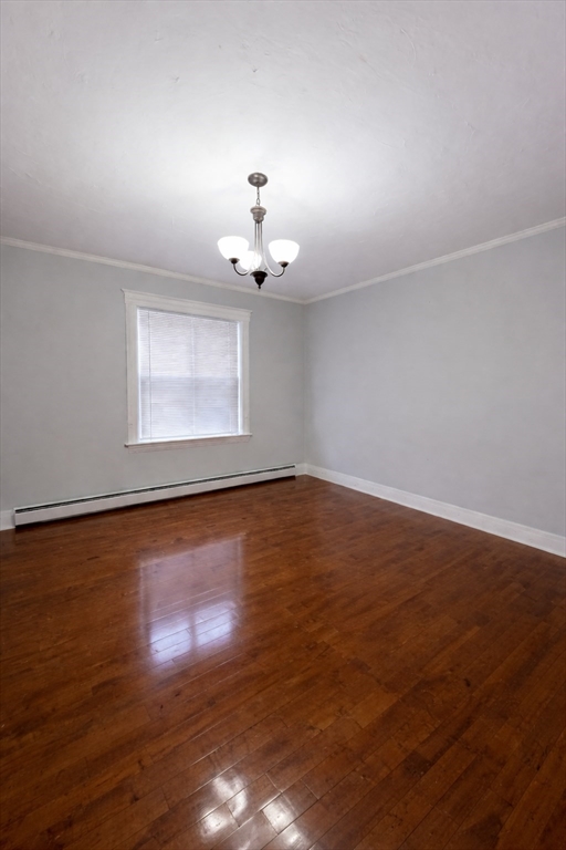 8 Pelham Street Worcester, MA 01609 - Photo 3 of 38
