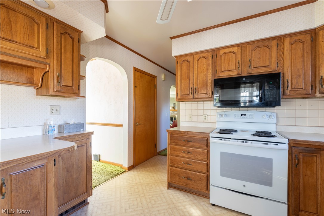 5708 Palmyra Road Southwest Warren, OH 44481 - Photo 7 of 34