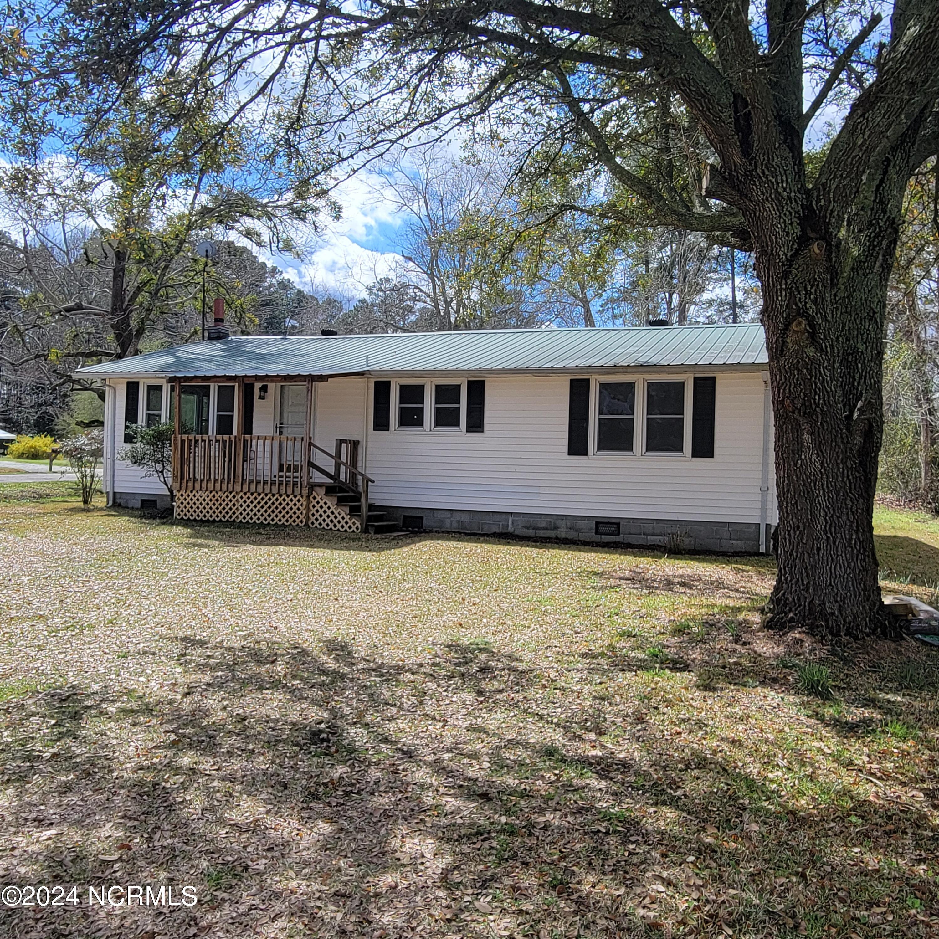 216 South College Street Atkinson, NC 28421 - Photo 1 of 24 Front View