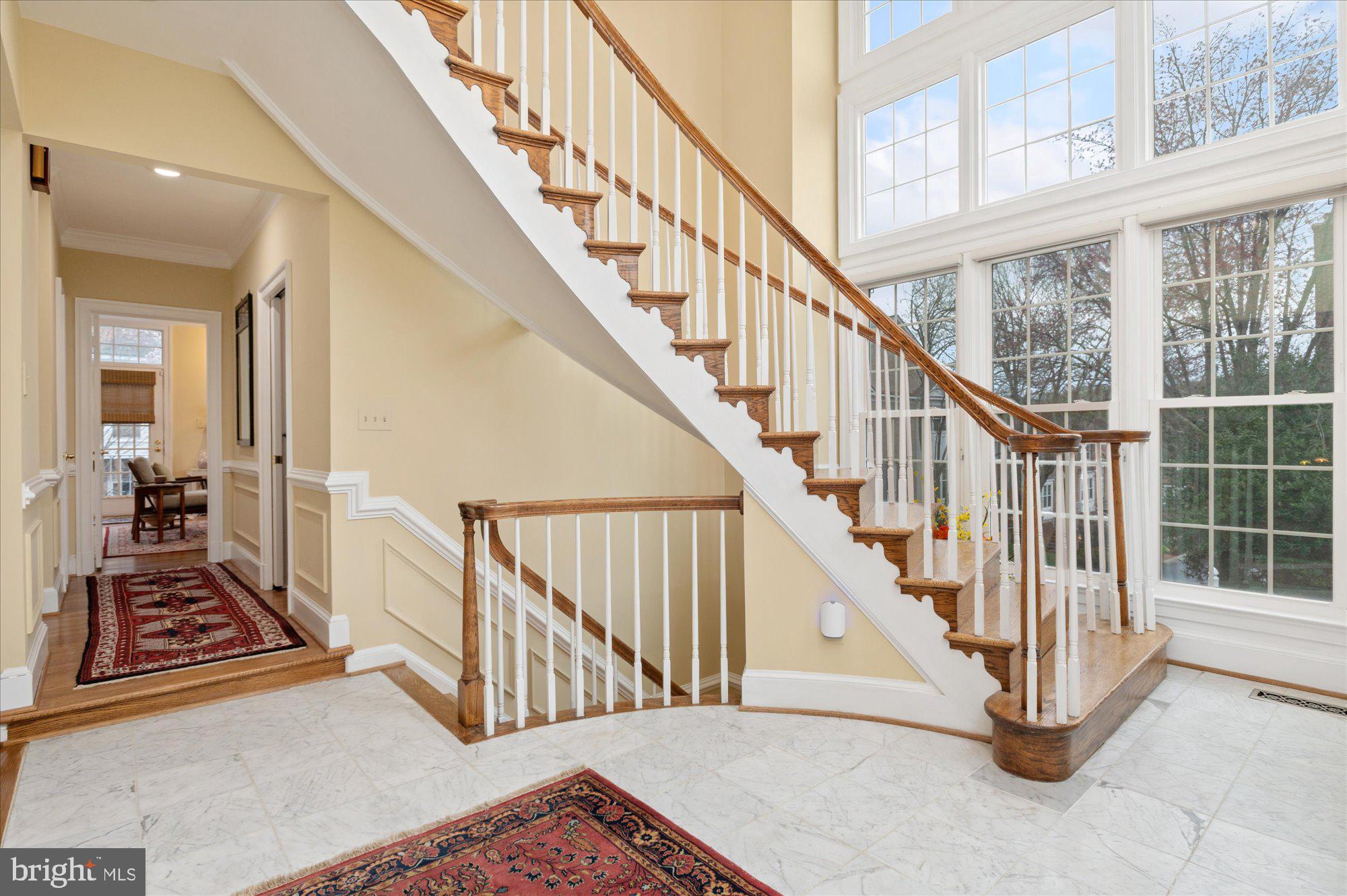 8001 Quarry Ridge Way Bethesda, MD 20817 - Photo 4 of 55 Circi;ar Hardwood Staircase
