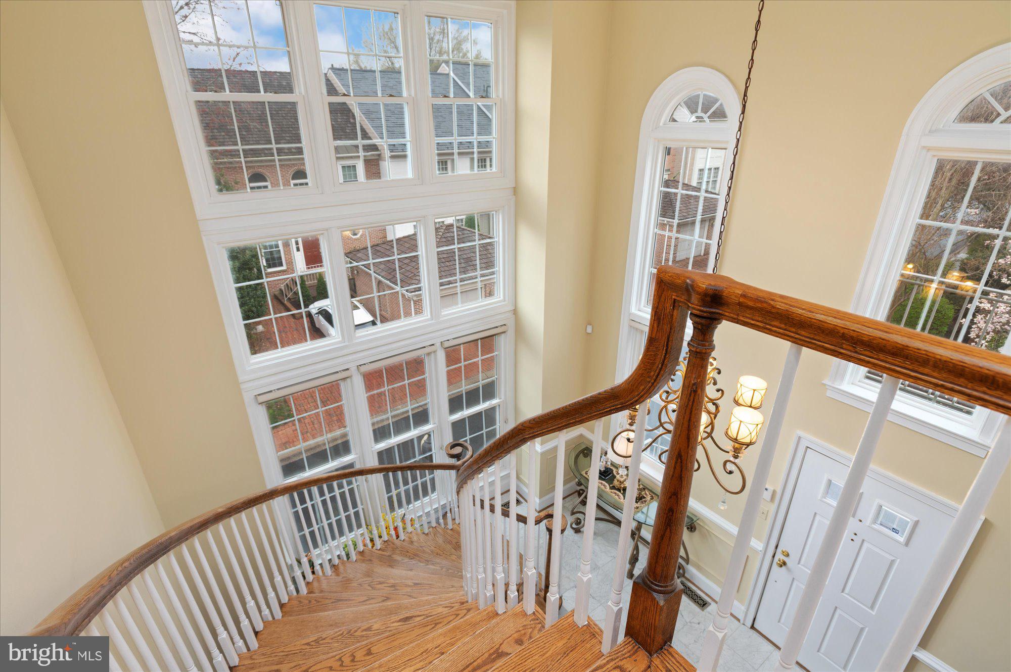 8001 Quarry Ridge Way Bethesda, MD 20817 - Photo 5 of 55 Sunnnnlight!!