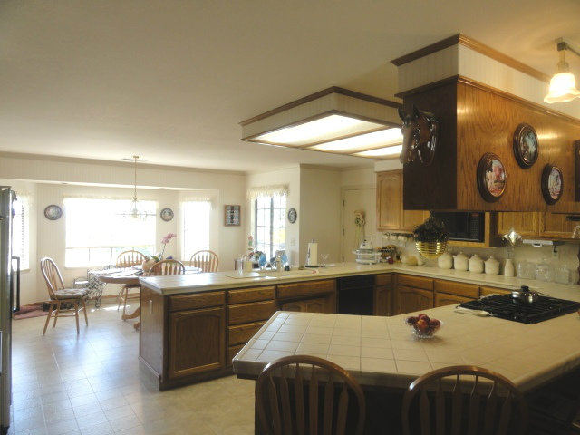 18390 Meadow Ridge Road Salinas, CA 93907 - Photo 8 of 23 Gallery Image 8