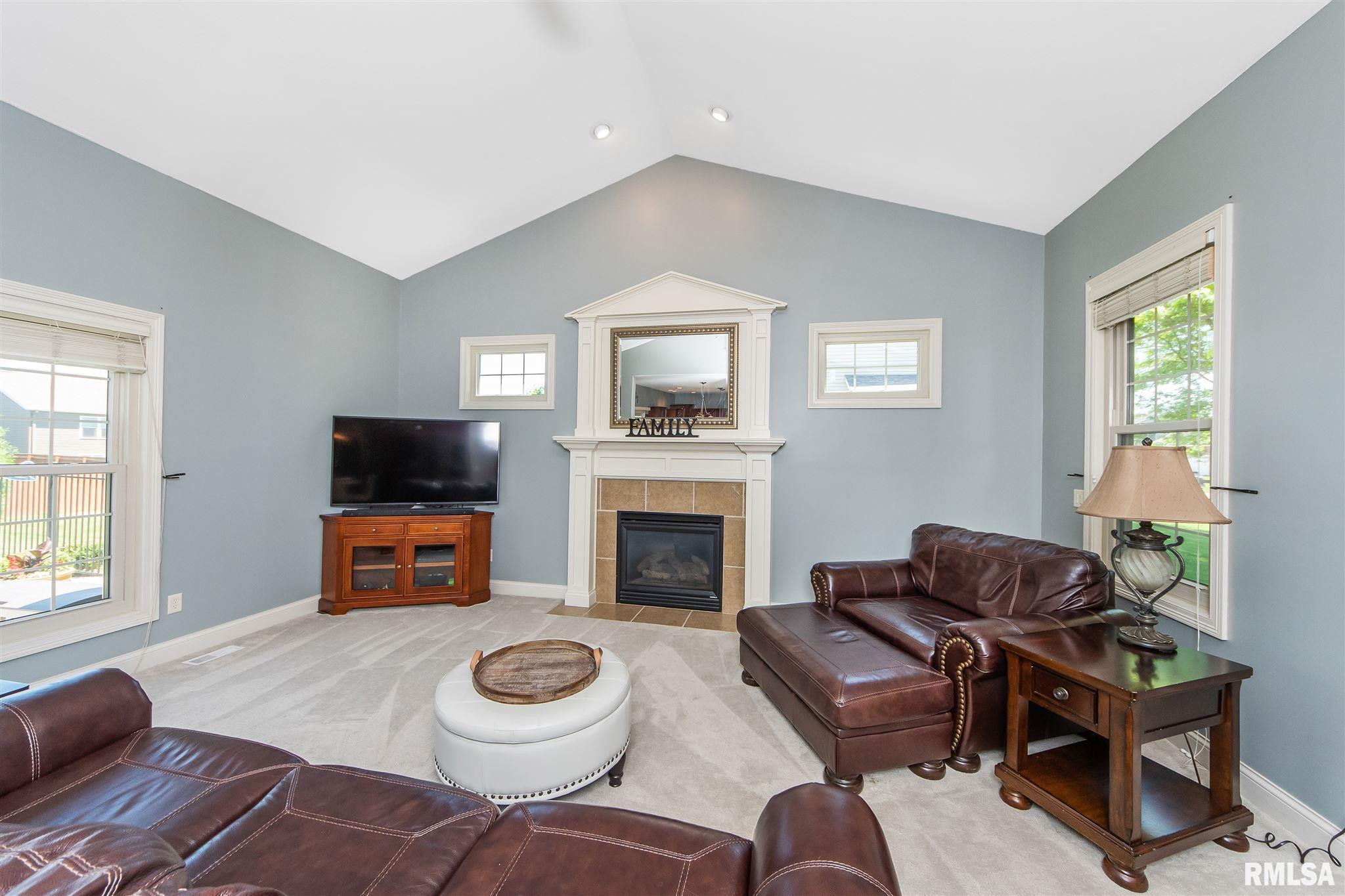 1759 Kingsbury Road Washington, IL 61571 - Photo 13 of 50 Gallery Image 13