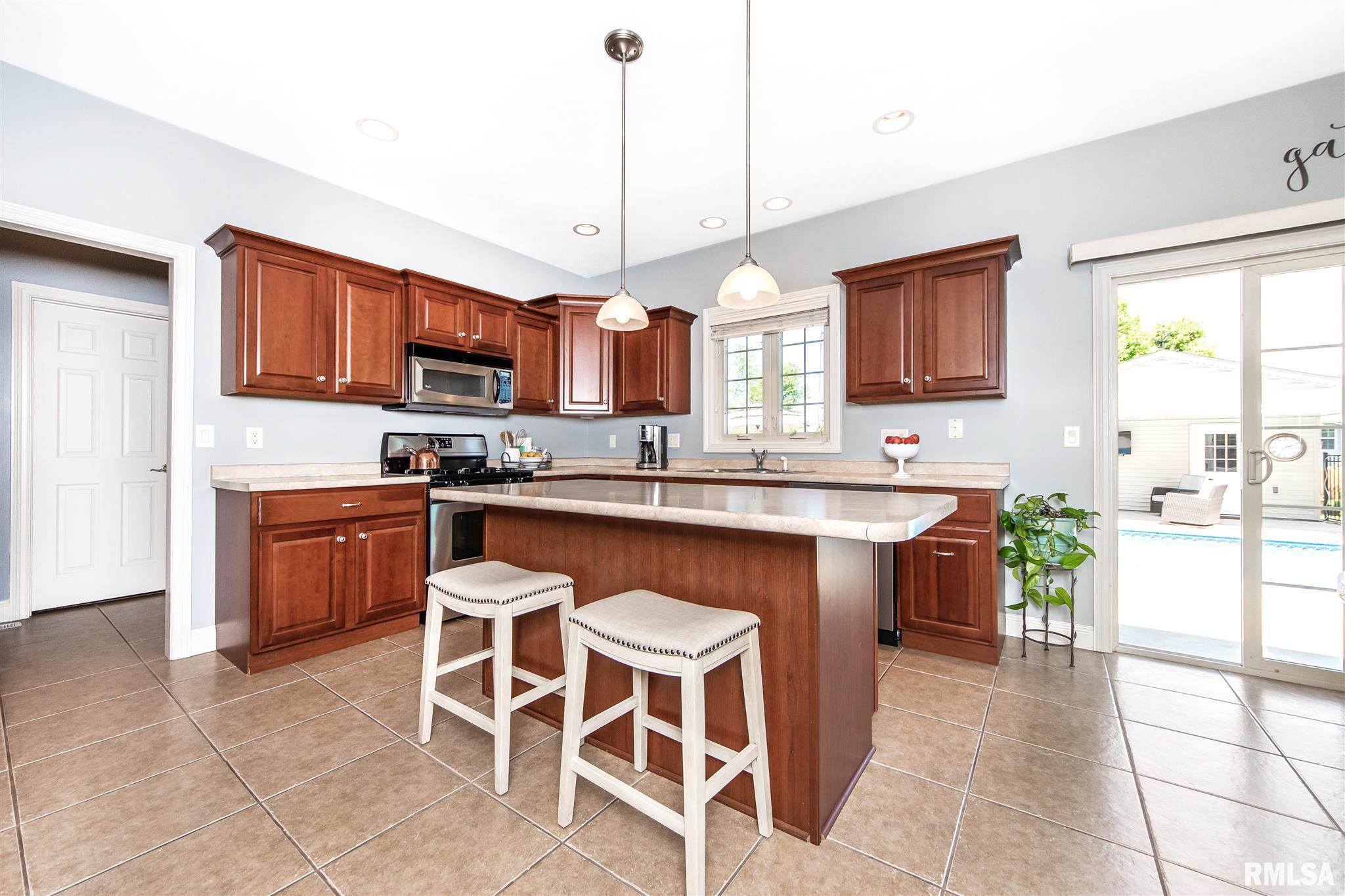 1759 Kingsbury Road Washington, IL 61571 - Photo 20 of 50 Gallery Image 20