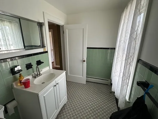 $2,200 | 9 South Seward Avenue, Endicott, NY 13760
