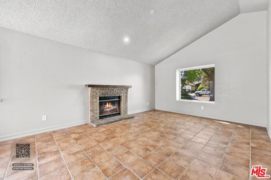 6304 Castleton Street Bakersfield, CA 93313 - Photo 10 of 40 Gallery Image 10