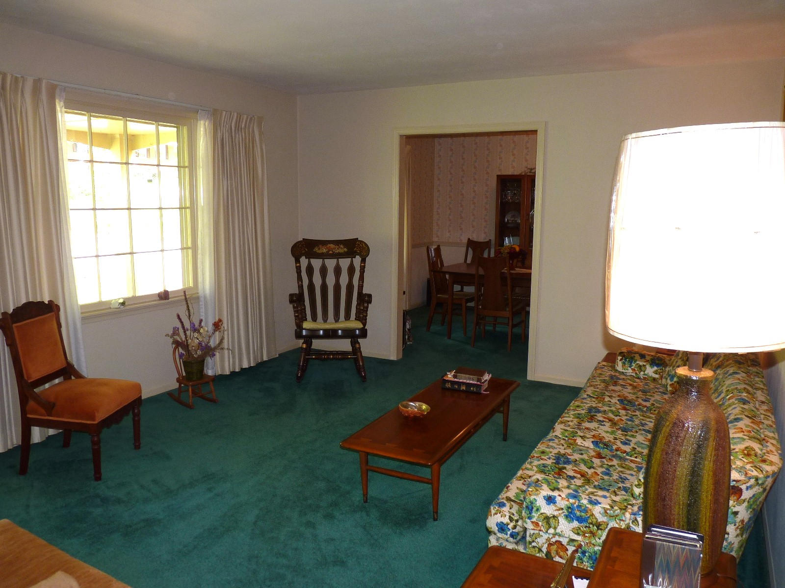 471 Pin Oak Drive Blue Ridge, VA 24064 - Photo 4 of 18 a living room with furniture and a rug