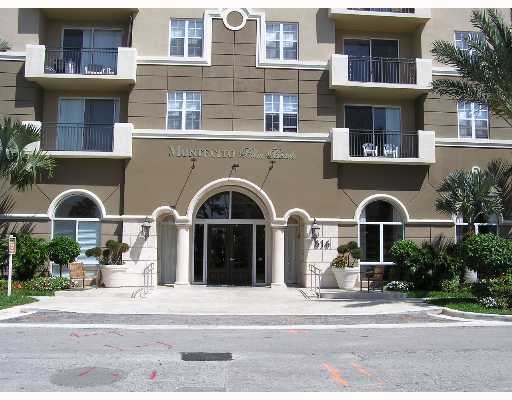 616 Clearwater Park Road, Unit 1009 West Palm Beach, FL 33401 - Photo 1 of 3 Primary Photo