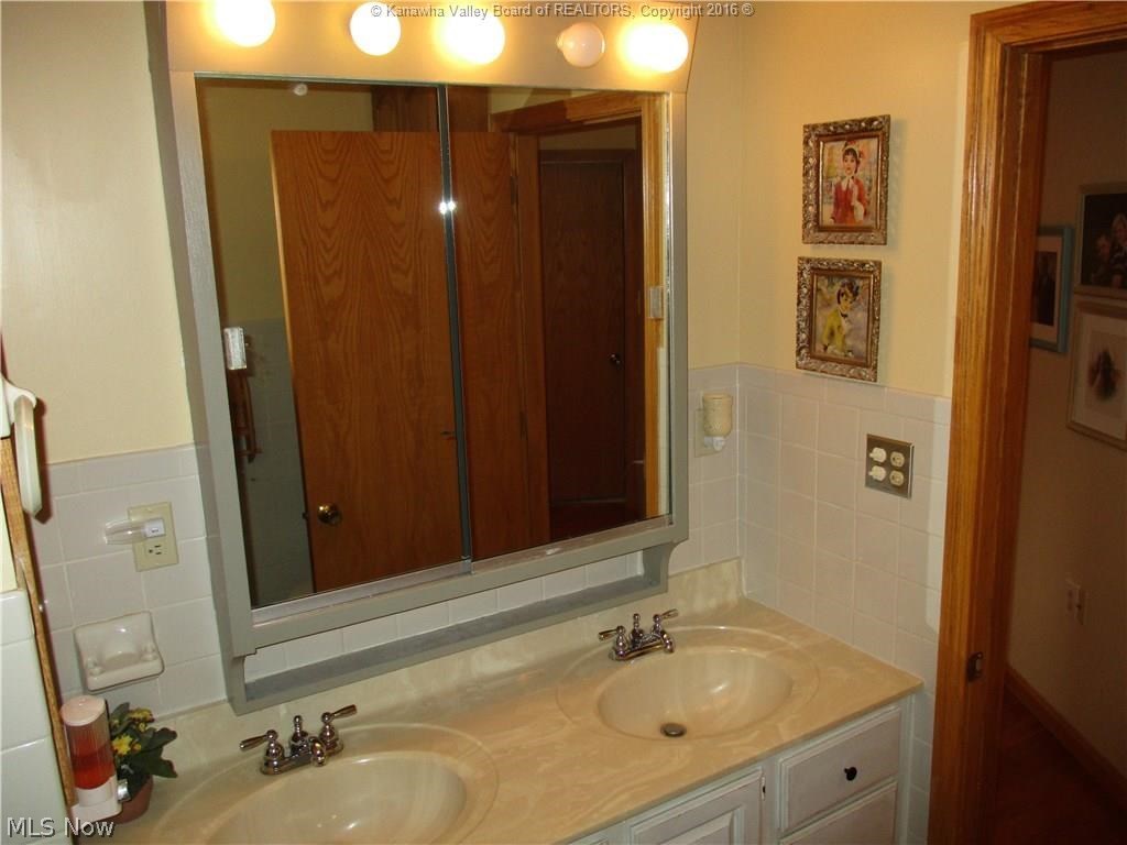 1027 Sun Valley Road Washington, WV 26181 - Photo 23 of 26