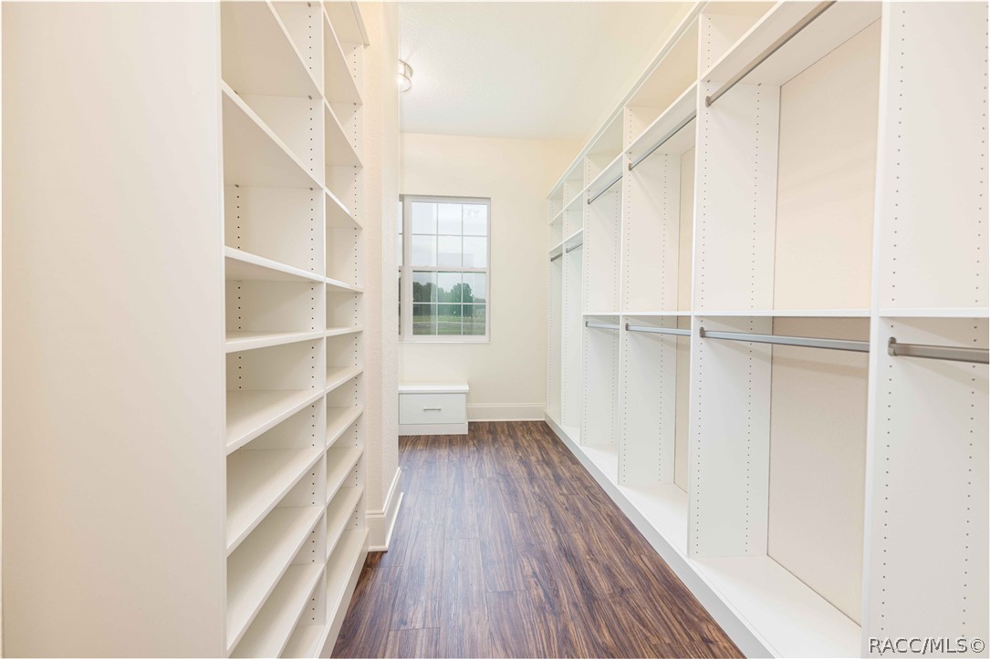 1439 Cr212 Road Oxford, FL 34484 - Photo 20 of 48 Walk-in closet of primary bedroom