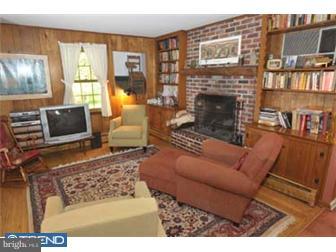 752 Mancill Road Wayne, PA 19087 - Photo 4 of 12 Family Room