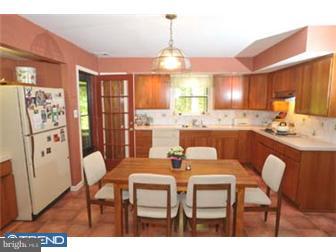752 Mancill Road Wayne, PA 19087 - Photo 5 of 12 Kitchen