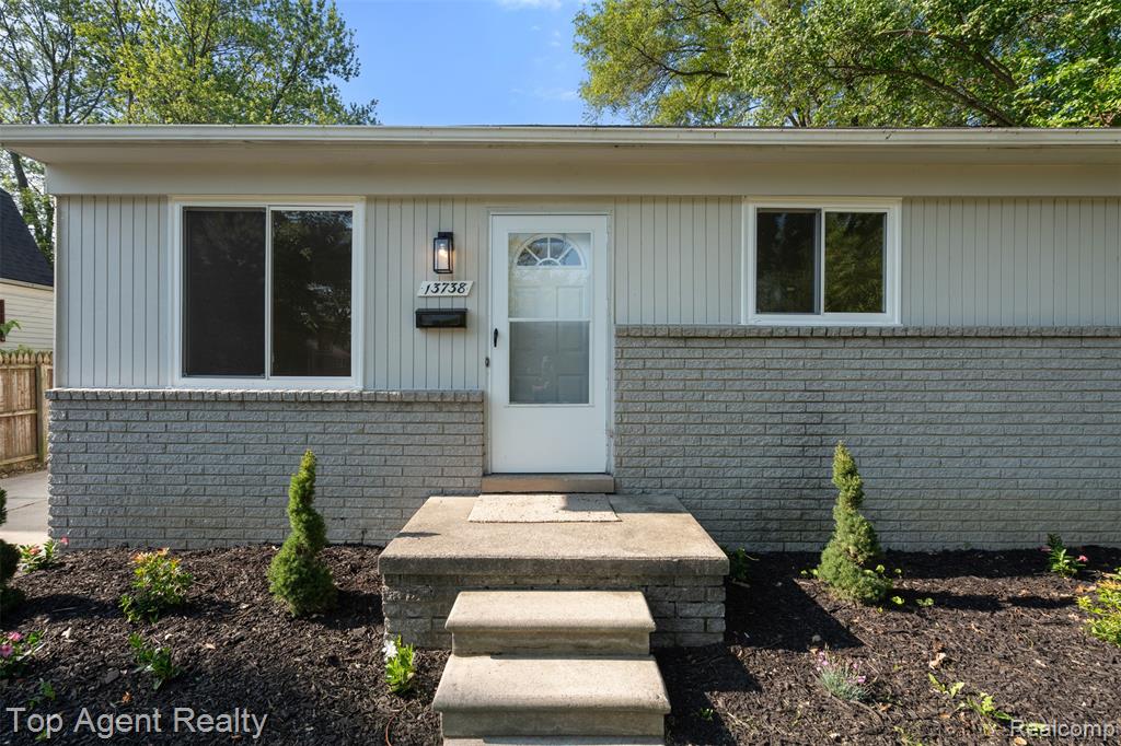 13738 Toepfer Road Warren, MI 48089 - Photo 4 of 47