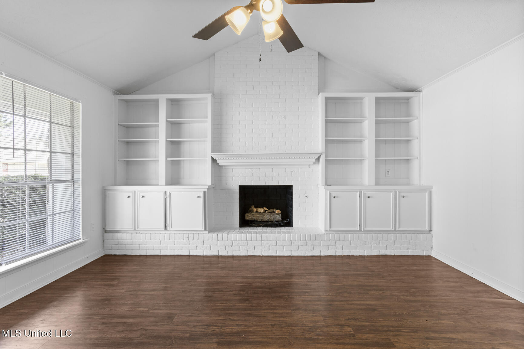 1522 Hawthorne Place Clinton, MS 39056 - Photo 3 of 21 1522 Hawthorne Pl-4