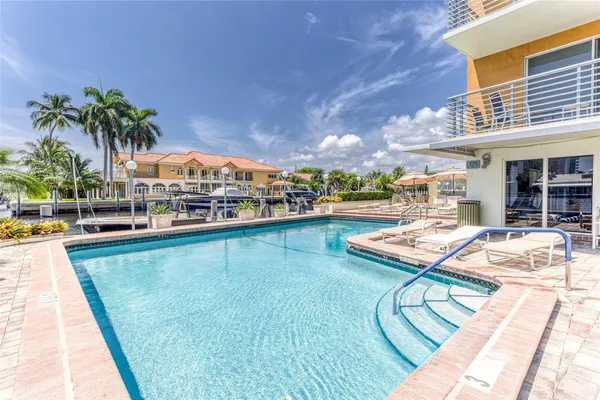 $2,250 | 2900 Northeast 30th Street, Unit 4I, Fort Lauderdale, FL 33306