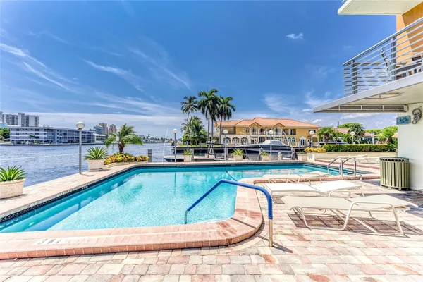 $2,250 | 2900 Northeast 30th Street, Unit 4I, Fort Lauderdale, FL 33306