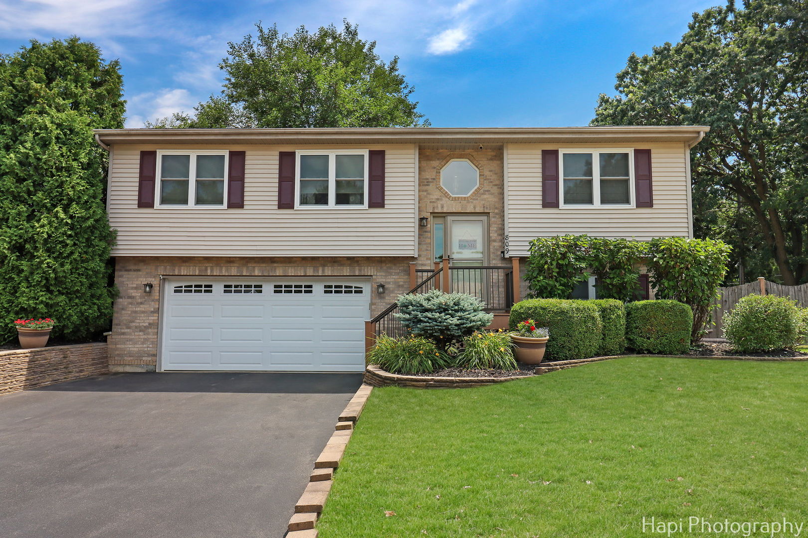 809 West Sheridan Road McHenry, IL 60051 - Photo 2 of 34 Gallery Image 2