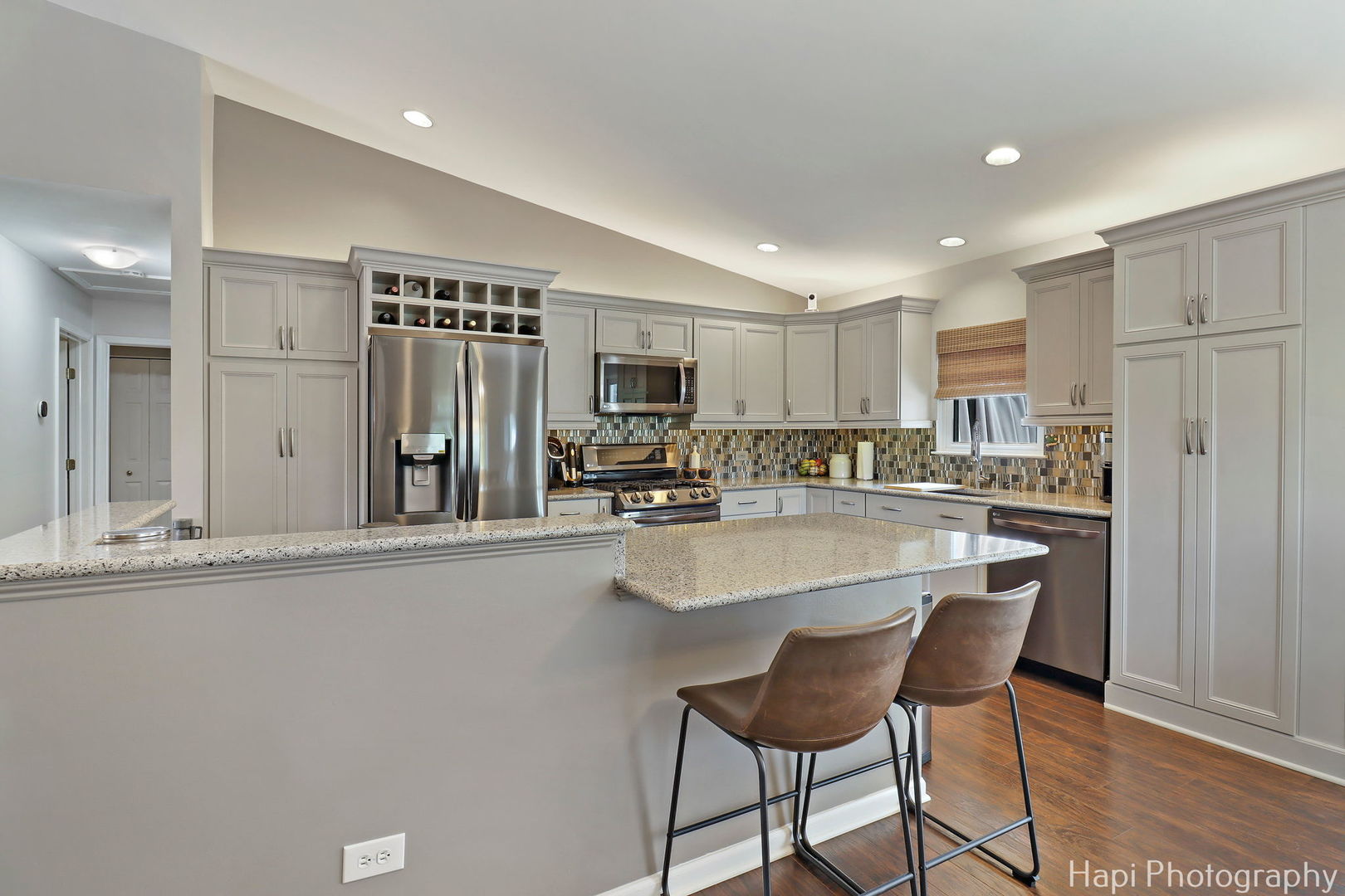 809 West Sheridan Road McHenry, IL 60051 - Photo 9 of 34 Gallery Image 9