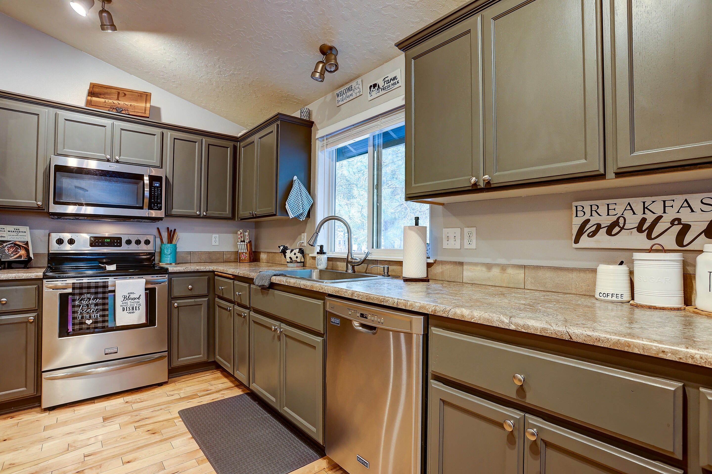 53185 Andrews Road La Pine, OR 97739 - Photo 12 of 36 53185 Andrews Road MLS-10