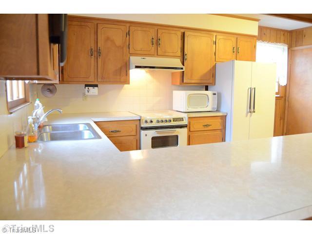 1679 Slate Road King, NC 27021 - Photo 5 of 16 Kitchen.
