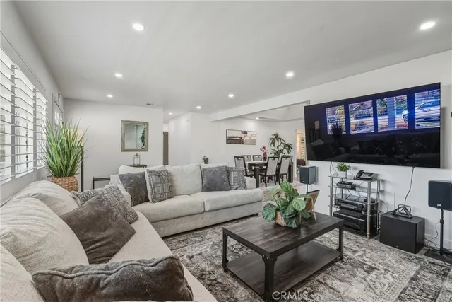 $1,349,000 | 15631 Plymouth Lane, Huntington Beach, CA 92647