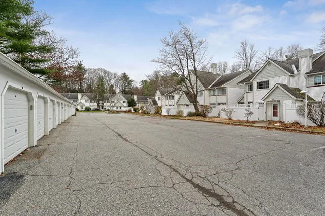 $344,500 | 82 Winding Brook Drive, South Burlington, VT 05403