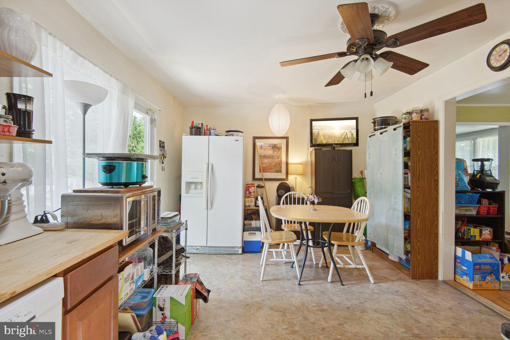 1697 Bishop Meade Road Boyce, VA 22620 - Photo 6 of 15 Kitchen Eating area