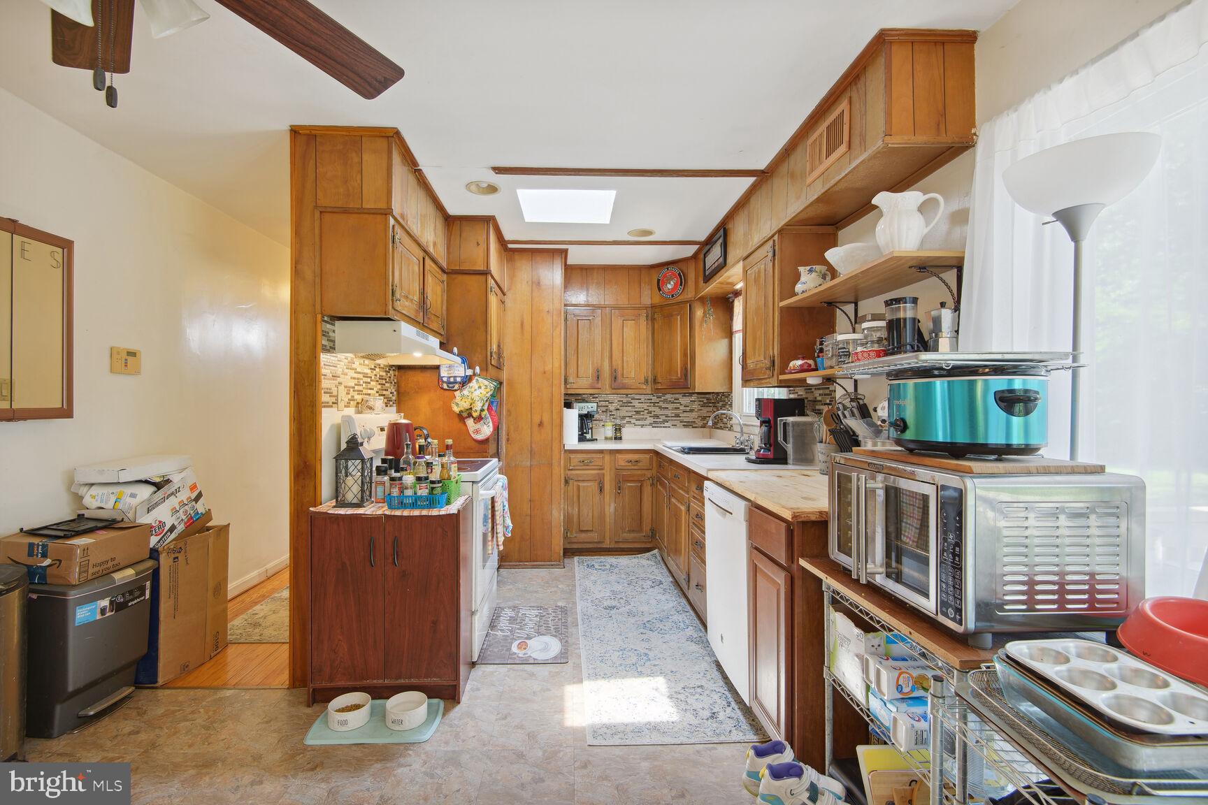 1697 Bishop Meade Road Boyce, VA 22620 - Photo 7 of 15 Kitchen