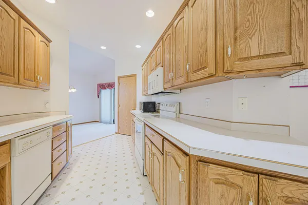 $500,000 | 302 Fairway Drive, Casselton, ND 58012