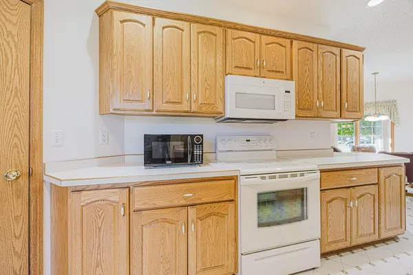 $500,000 | 302 Fairway Drive, Casselton, ND 58012