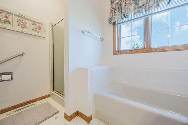 $500,000 | 302 Fairway Drive, Casselton, ND 58012